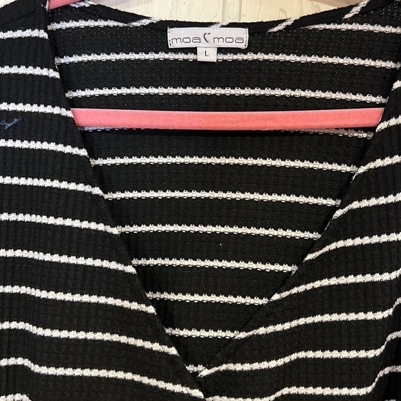 MOA MOA Black & White Faux Wrap Sweater Size  Large - Picture 2 of 10